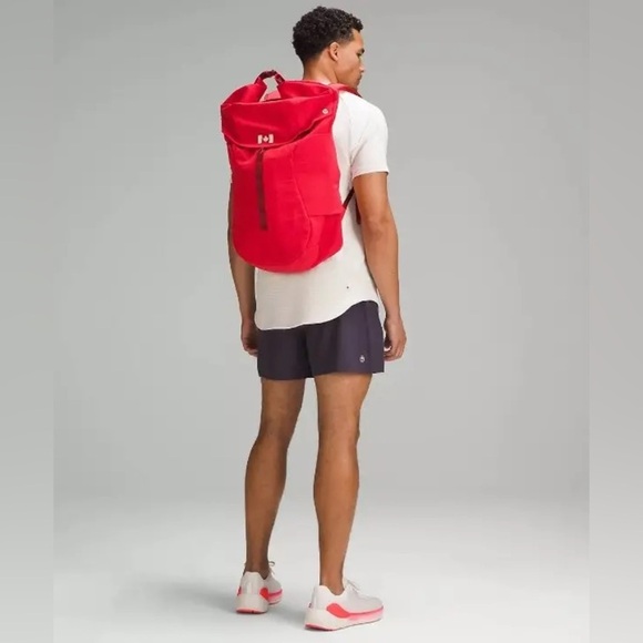🆕🇨🇦 RARE Lululemon x Team Canada Rolltop Backpack 45L Olympic Logo - Picture 2 of 6